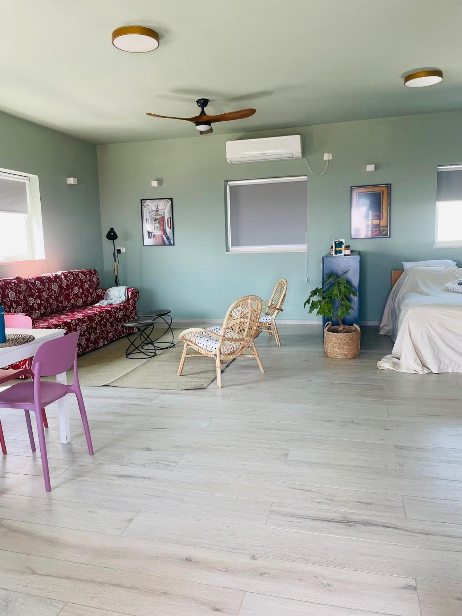 Apartamento בין הר ובין ים Avnat Exterior foto